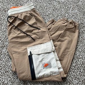 Men’s Nike cargo pants